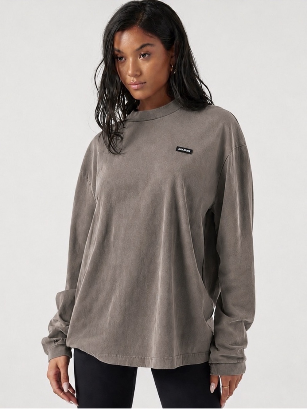 ♡ Joah Brown Logo Patch Long Sleeve Tee – Vintage Tobacco Brown